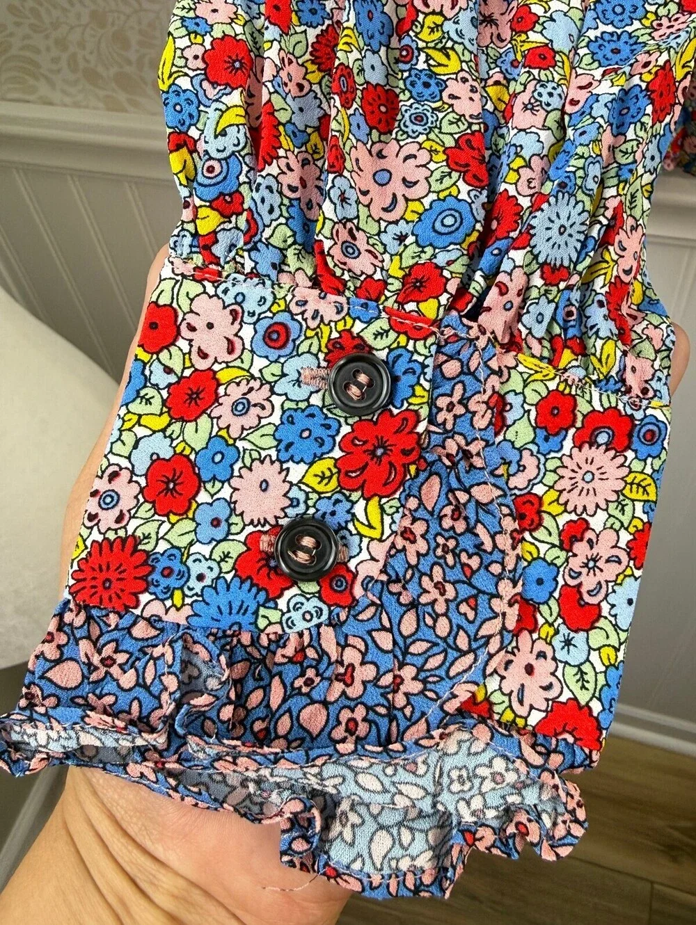 BODEN Red Floral Brightly Colored Printed Ruffle Bib Popover Blouse - Size - 4